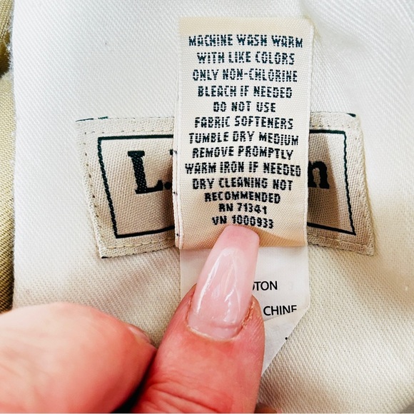 L.L. Bean Men's Chinos, Natural Fit, Hidden Comfort, Pleated Waist 35 - Picture 6 of 7